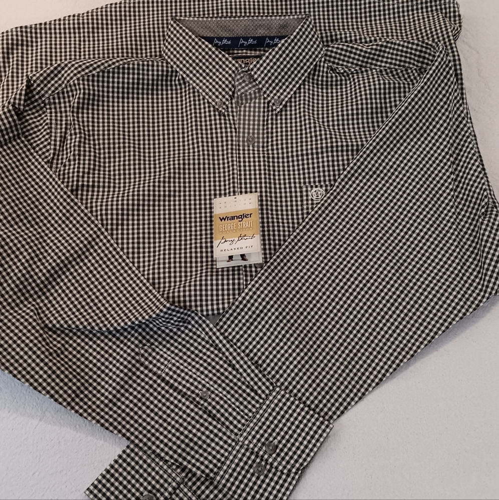 Wrangler George Strait LT Button Down Green Checkered Shirt